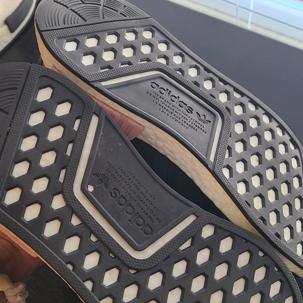 Adidas - Picture 4 of 5